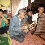 พ่อเปลื้อง สาธิตโปงลาง