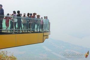 สกายวอล์ก วัดผาตากเสื้อ