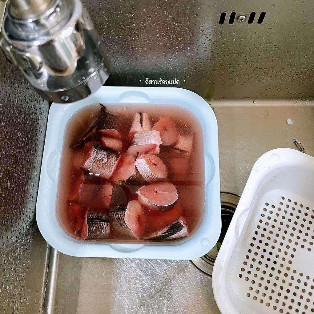 ล้างทำความสะอาดปลา