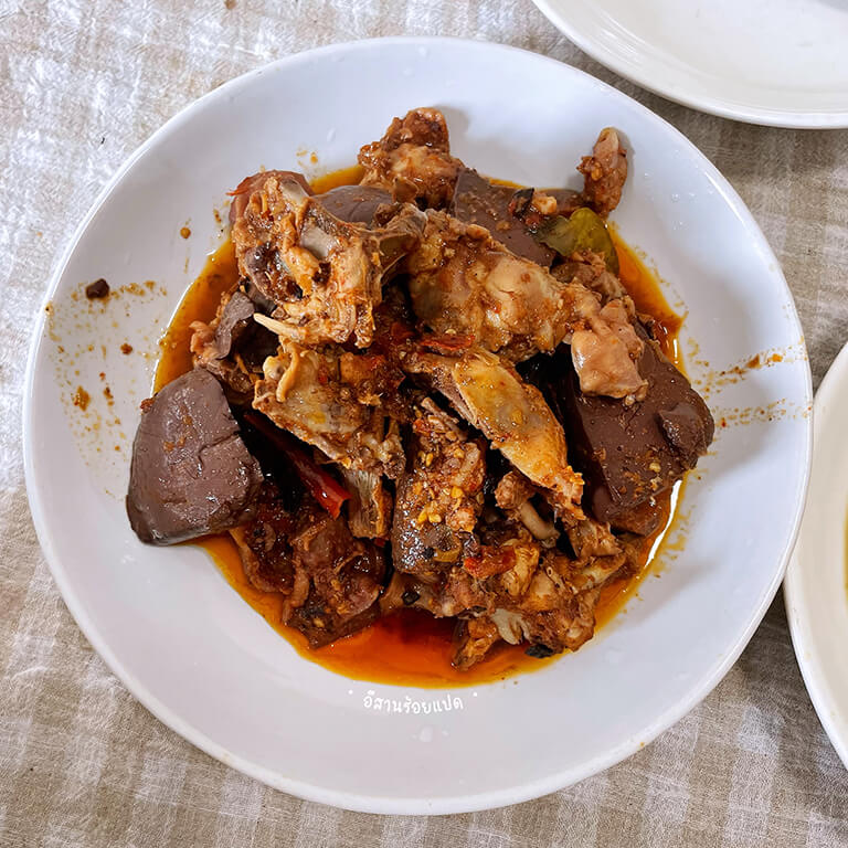 ซี่โครงไก่อบหม้อพร้อมเสริฟ