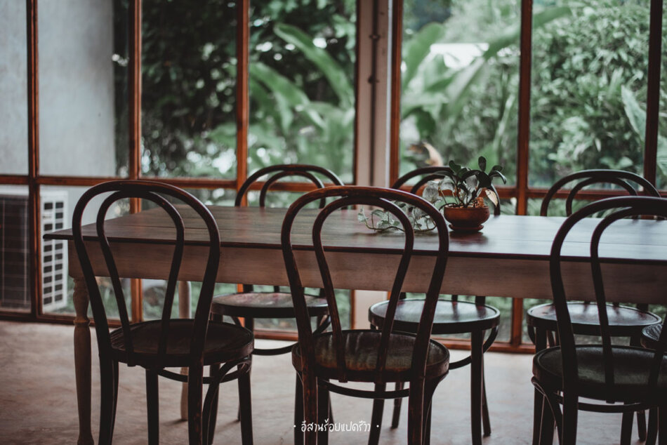มีหลายที่ให้เลือกนั่ง