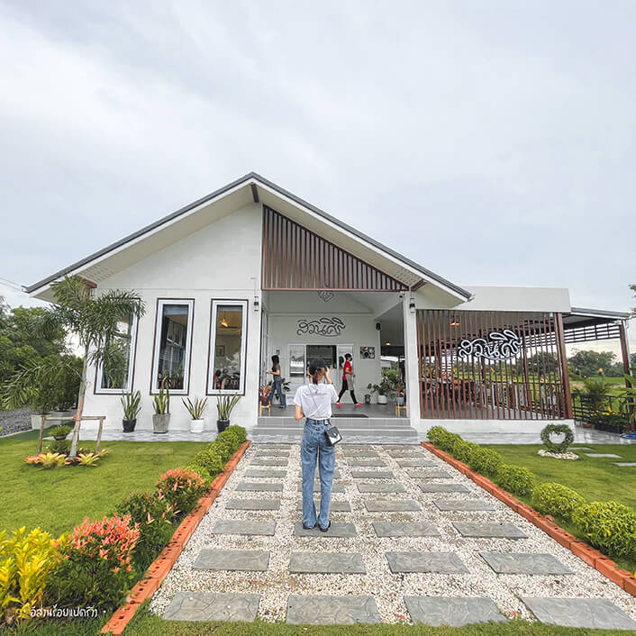 ด้านหน้าร้านเหมาะแก่การถ่ายรูปสวยๆ